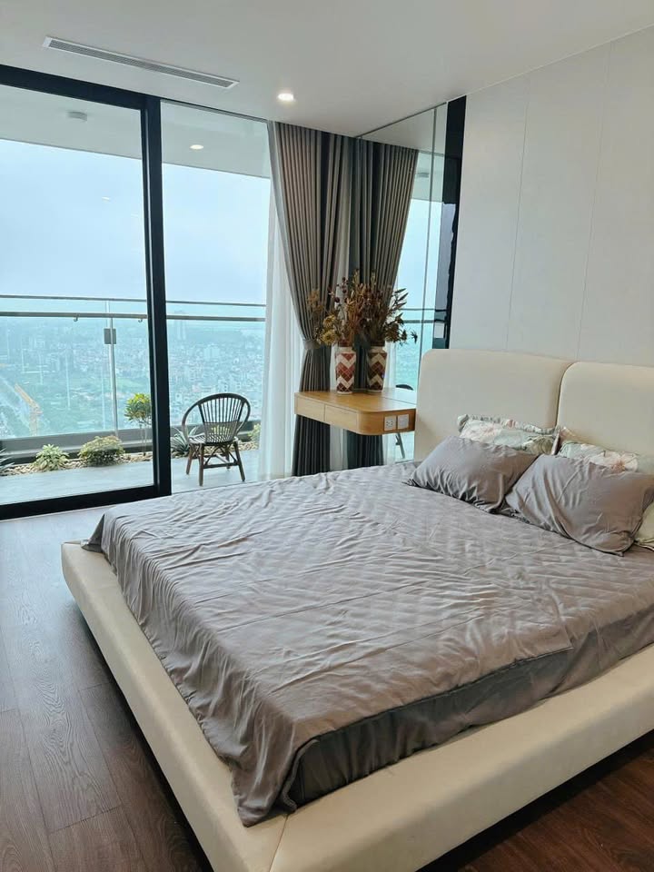 Căn hộ Sunshine Goldenriver Tây Hồ 123m² giá 15 tỷ - Thiết kế độc bản, view sông Hồng