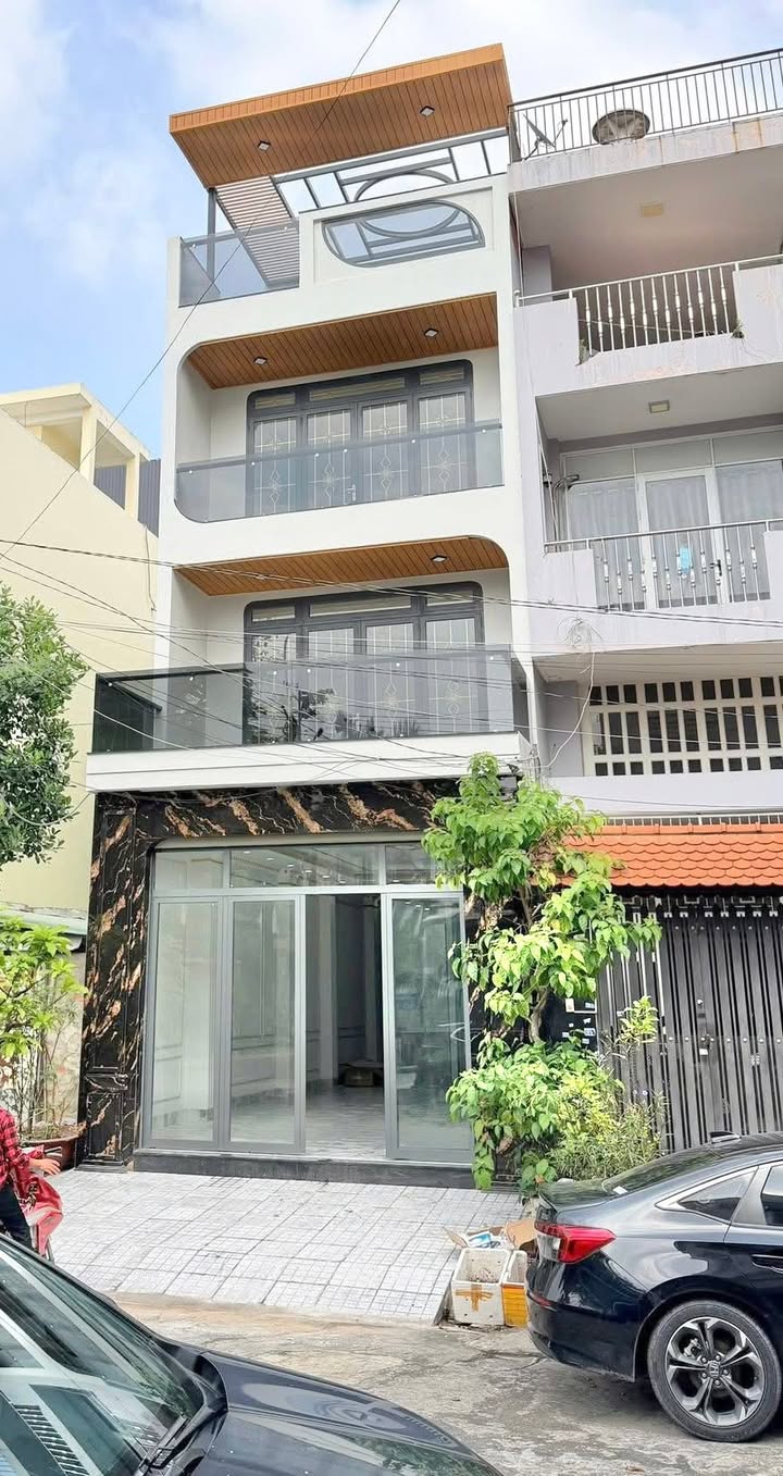 Bán nhà mặt tiền đường số 7, Khu Tên Lửa, 95m² chỉ 15 tỷ - Có thang máy, vị trí đắc địa!