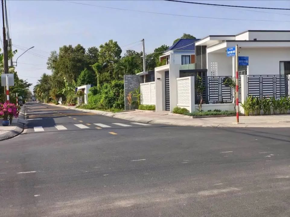 Đất nền mặt tiền đường Thạch Ngọc Biên, Trà Cú 120m² giá 900 triệu - Thổ cư 100% thương lượng!