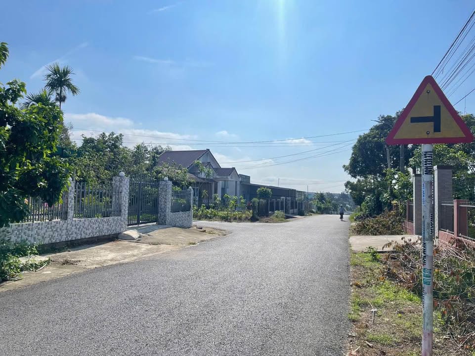 Bán đất mặt tiền hẻm Lê Phụng Hiểu - Bảo Lộc 148m² giá 1.75 tỷ - Sổ đẹp, vị trí thuận lợi!