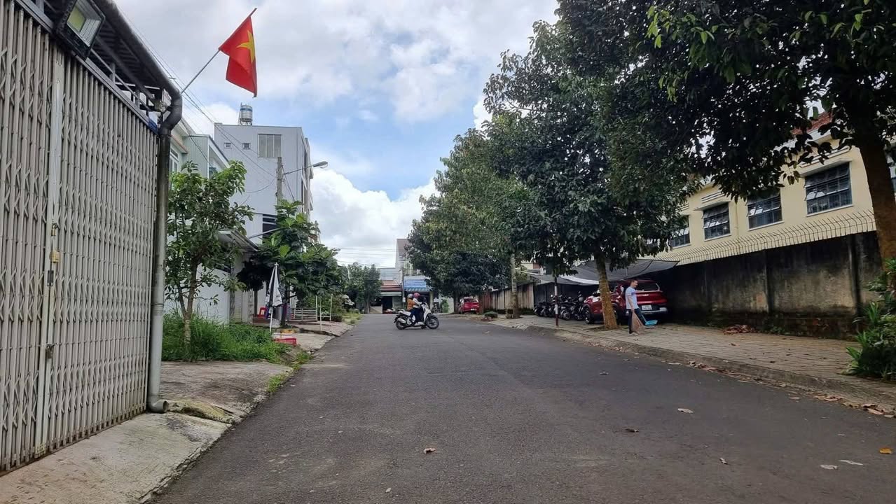 Đất nền Bùi Thị Xuân, Phường 1, TP Bảo Lộc 123m² - Giá 3.85 tỷ - Cơ hội đầu tư tuyệt vời!