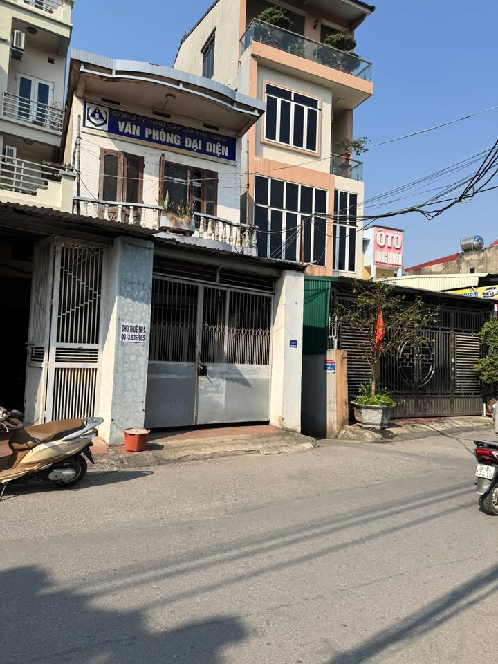 Nhà cho thuê 2 tầng mặt đường Nhữ Đình Hiền - Gần trường học, chợ và bệnh viện