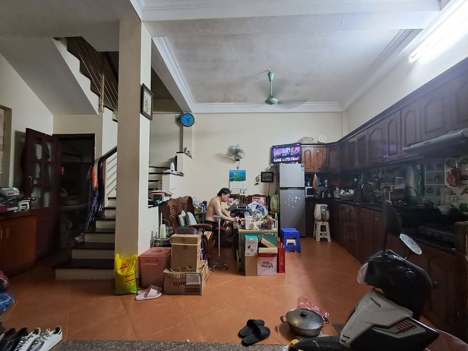 Nhà riêng Đội Cấn, Ba Đình 50m² giá 10.5 tỷ - Sổ nở hậu, ô tô thông thoáng!