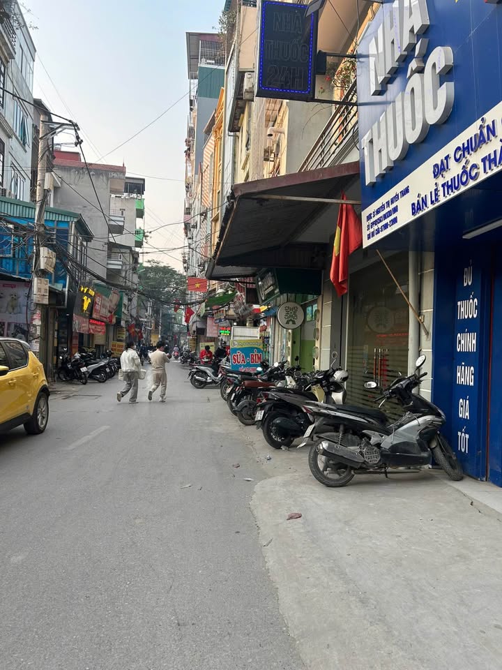 Nhà phố Mễ Trì 40m² giá 13 tỷ - Mặt phố kinh doanh sầm uất, ô tô vào nhà!