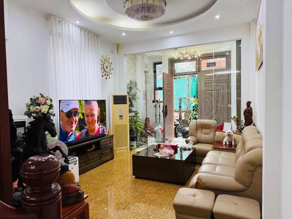 Nhà riêng quận Thanh Xuân 52.6m² giá 15 tỷ - Kinh doanh tốt, ô tô đỗ cửa!