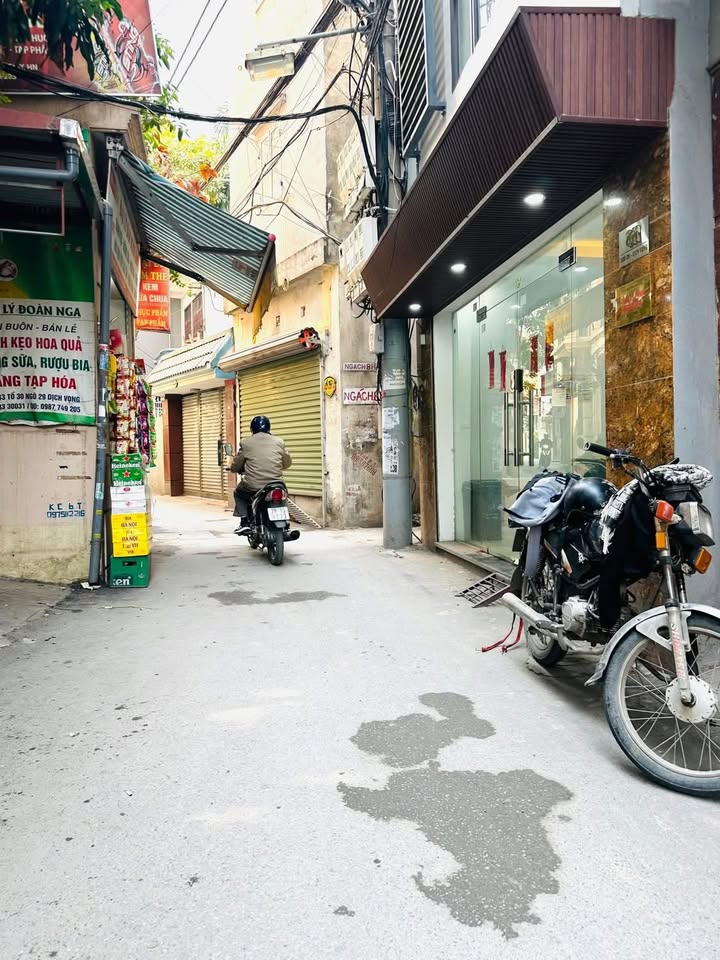 Nhà phố Dịch Vọng Cầu Giấy 45m² giá 18.5 tỷ - Kinh doanh đỉnh cao, ô tô vào nhà!