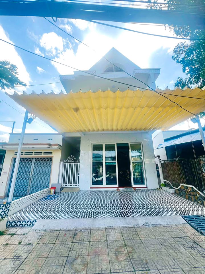 Nhà Mặt Tiền Đường 3/4, Cam Ranh 150m² giá 7 tỷ - Đầu tư sinh lời ngay!