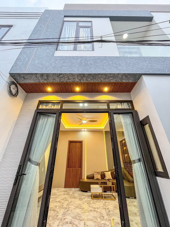 Nhà lầu 52 Tầm Vu, Cần Thơ 40m² giá 2.39 tỷ - Mới đẹp, nội thất xịn!