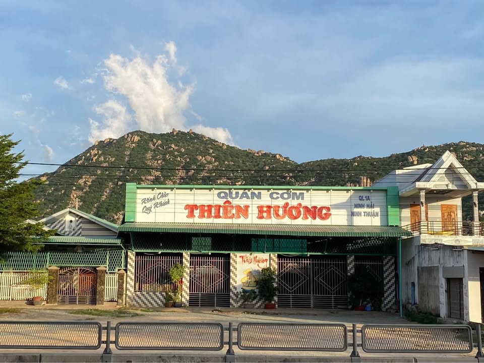 Cho thuê mặt bằng Quốc lộ 1A Ninh Thuận 2000m² - Thích hợp làm xưởng hoặc showroom