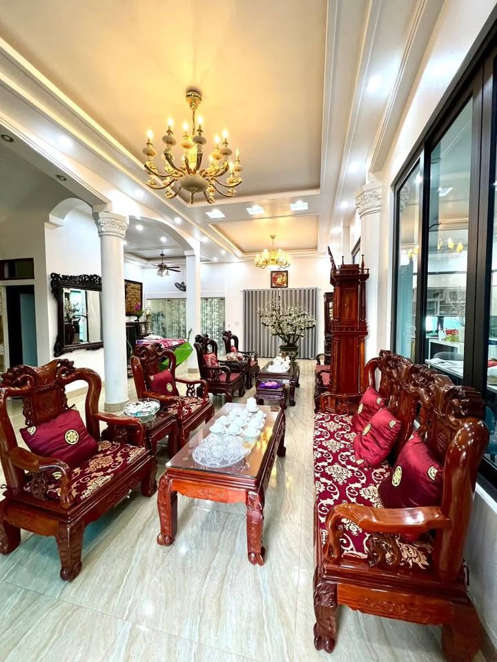 Bán nhà đẹp KĐT Hoà Vượng, Nguyễn Công Trứ 300m² giá 19.x tỷ - Chính chủ, tiện kinh doanh!