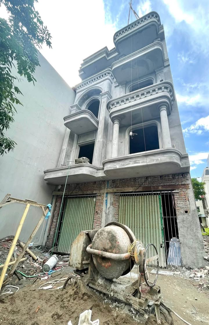 Bán nhà mặt đường Khu Đô Thị Thống Nhất, 76m², giá 5.x tỷ - Sẵn sàng vào ở ngay!