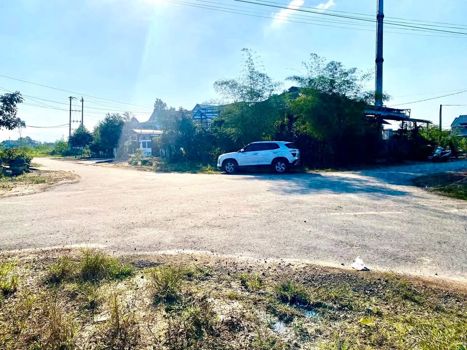 Đất 2 mặt tiền đường nhựa Thị Xã Hương Thủy 360m² giá chỉ 1.2 tỷ - Cơ hội đầu tư tuyệt vời!