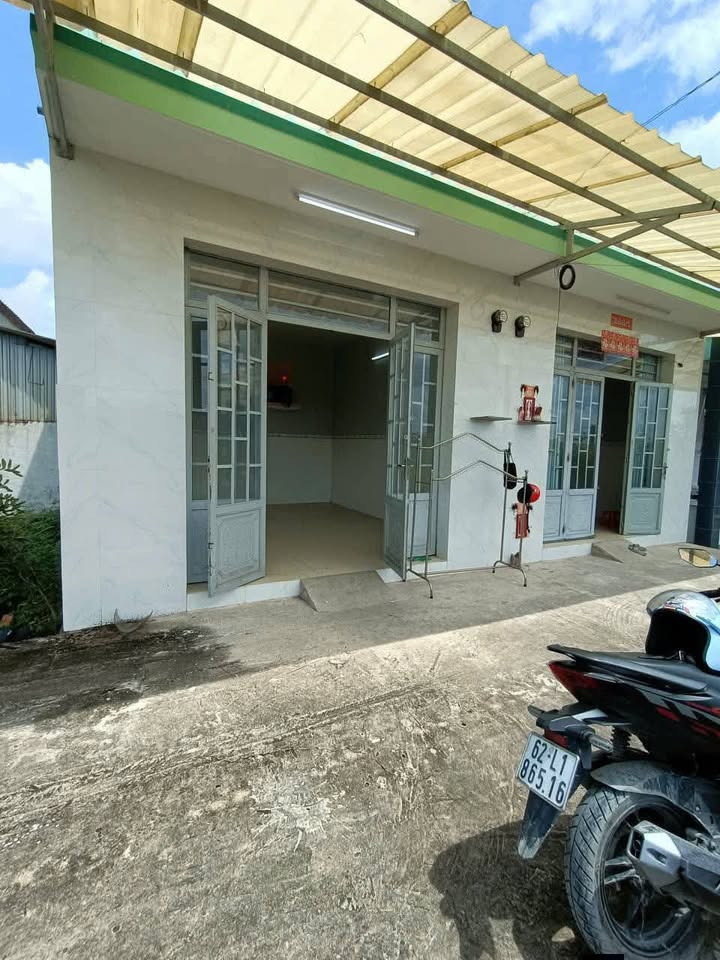 Nhà cho thuê tại xã Mỹ Lộc, huyện Cần Giuộc, giá 1.9 triệu - Nhà trống, sẵn sàng vào ở!