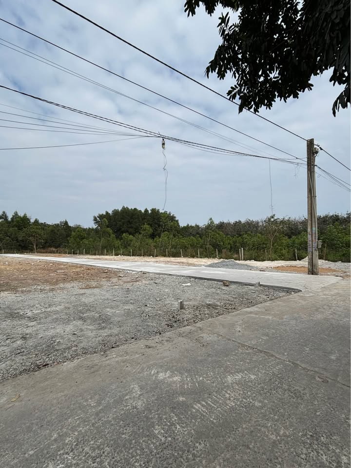 Bán lô đất mặt tiền Hương Lộ 15, Biên Hòa 110m² - Sổ đỏ chính chủ, giá chỉ 645 triệu!