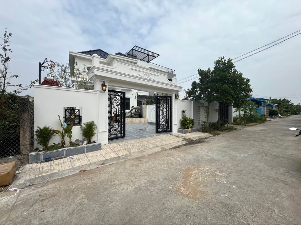 Bán biệt thự phố Bình Phong 172.8m² giá 4.6 tỷ - Thiết kế hiện đại, sân vườn thoáng đãng!