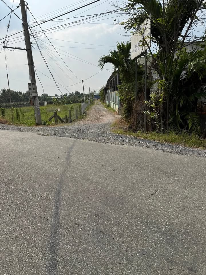 Nhà cấp 4 126m² tại Ấp 2, Xã Phú Phong chỉ 1.05 tỷ - Ô tô vào tận nhà!