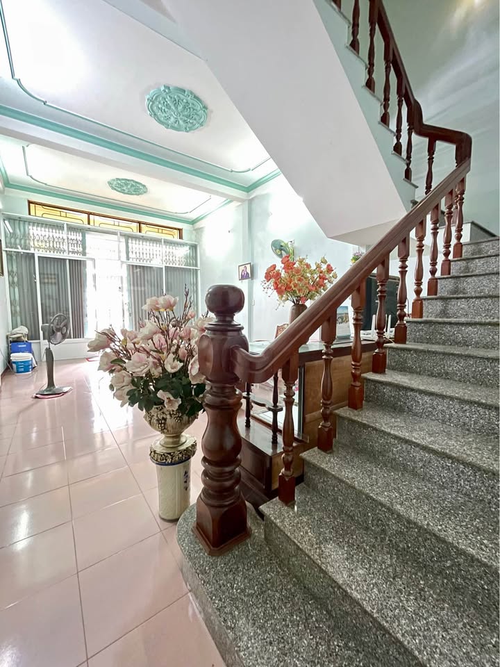 Nhà riêng KDC cán bộ Trần Phú 100m² giá 3 tỷ - An ninh tốt, sẵn sàng vào ở!