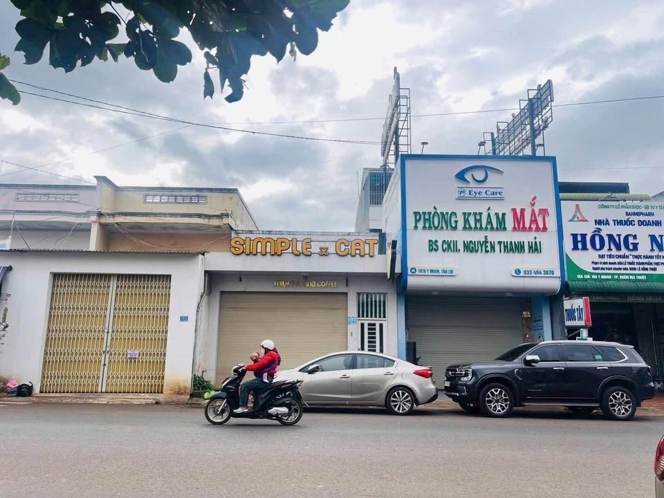 Nhà mặt tiền Y Moan, Buôn Ma Thuột 125m² giá 9.5 tỷ - Sổ hồng riêng, hướng Đông