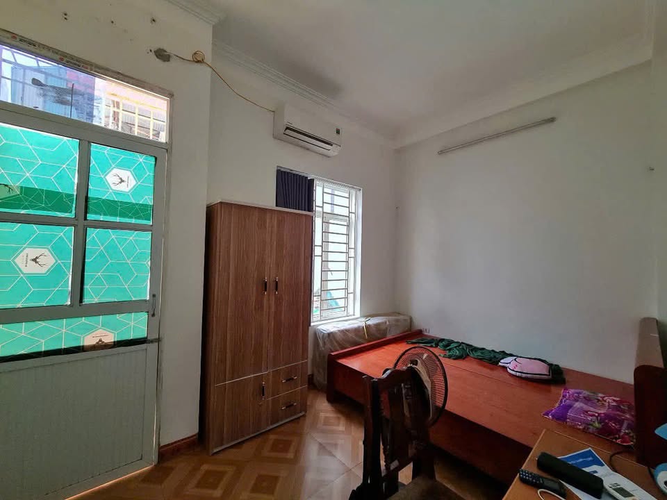 Nhà riêng 3 tầng tại Thanh Trì 37m² giá 5 tỷ - Gần tiện ích trường học