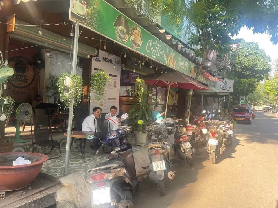 Quán cà phê góc 2 mặt tiền đường số 5, Gò Vấp 105m² - Khách ổn định, sang gấp!