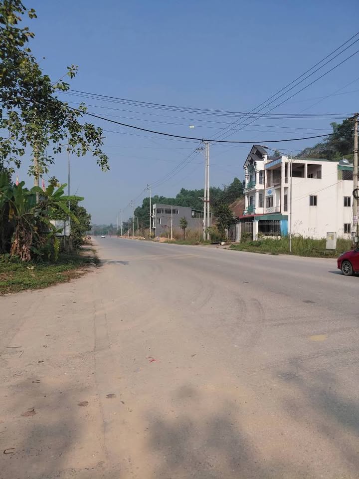 Đất thổ cư Yên Bái 216m² giá 2.5 tỷ - Nhà cấp 4 đẹp, sẵn sàng ở ngay!