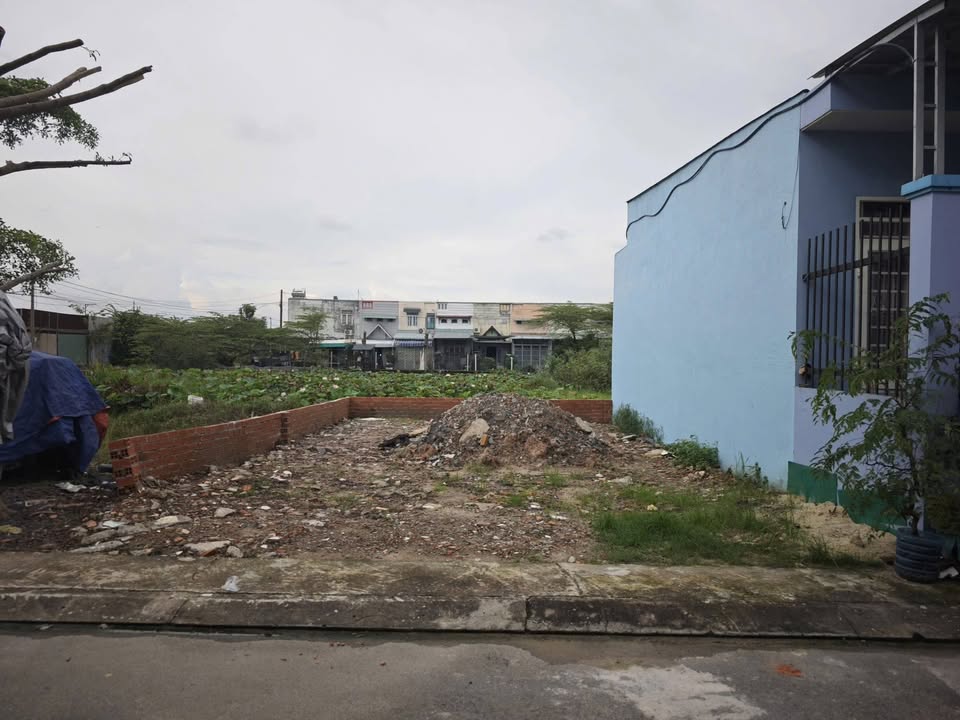 Đất Hóc Môn 82m² giá 3.3 tỷ - Vị trí đẹp, xây dựng tự do!