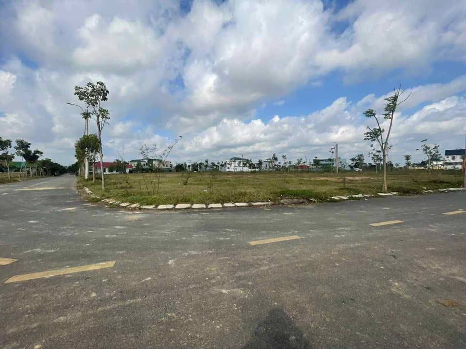 Đất nền KDC Đặng Dung Đông Hà 300m² giá 2.2 tỷ - Cơ hội đầu tư tuyệt vời!