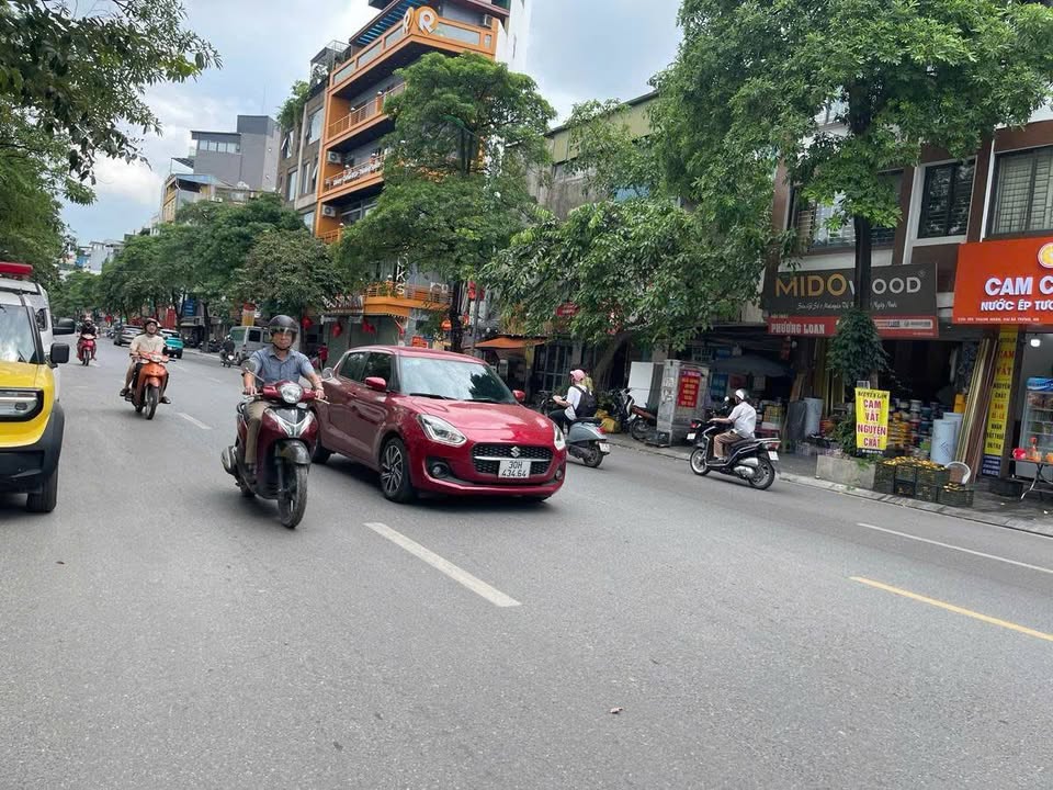 Bán gấp FrontHouse mặt phố Thanh Nhàn 76m² giá 40 tỷ - Kinh doanh đỉnh cao!