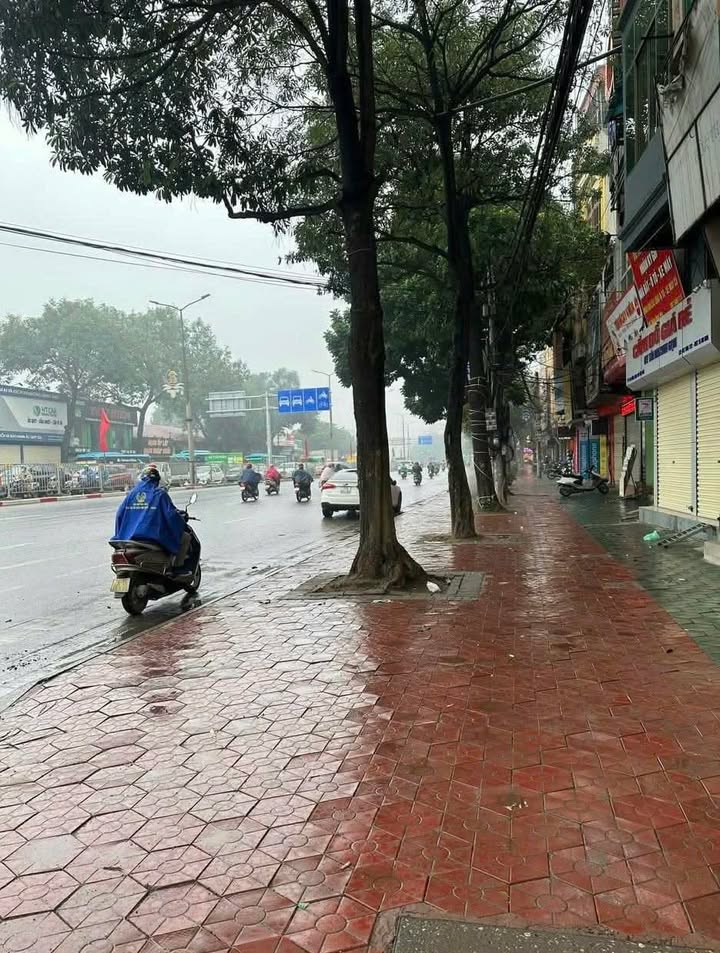 Nhà 4 tầng TĐC Tứ Hiệp, 40m² giá 11.2 tỷ - Vị trí đắc địa, ô tô bao quanh!