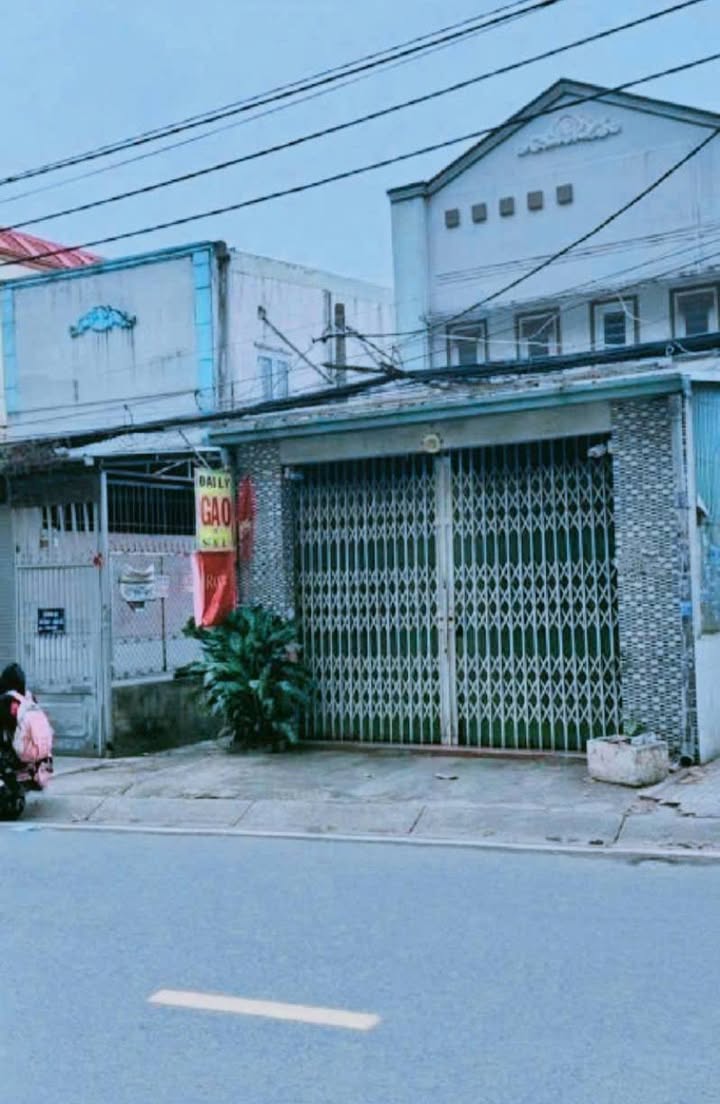 Bán Gấp FrontHouse MTKD Lê Thị Hoa 70m² giá 4.8 tỷ - Kinh doanh đa ngành sầm uất!