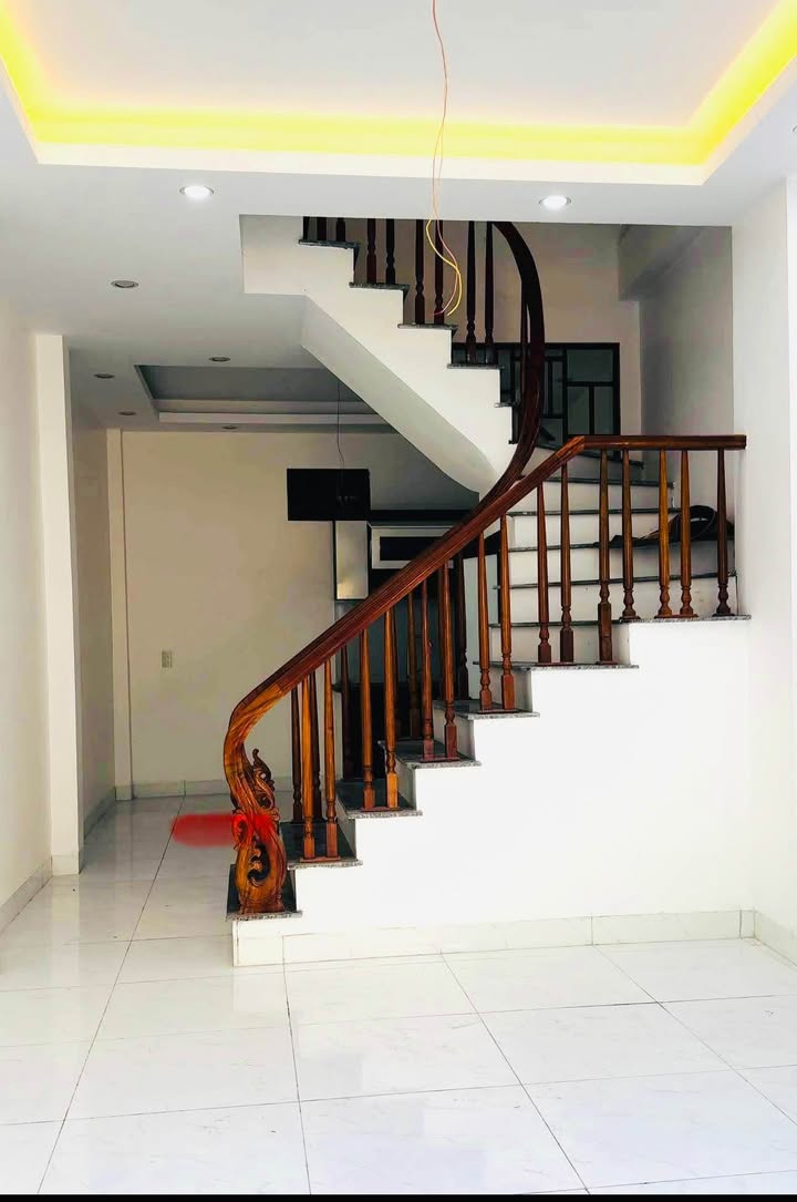 Nhà nguyên căn 3 tầng tại Thái Bình giá chỉ 3,5 triệu - Đừng bỏ lỡ cơ hội này!