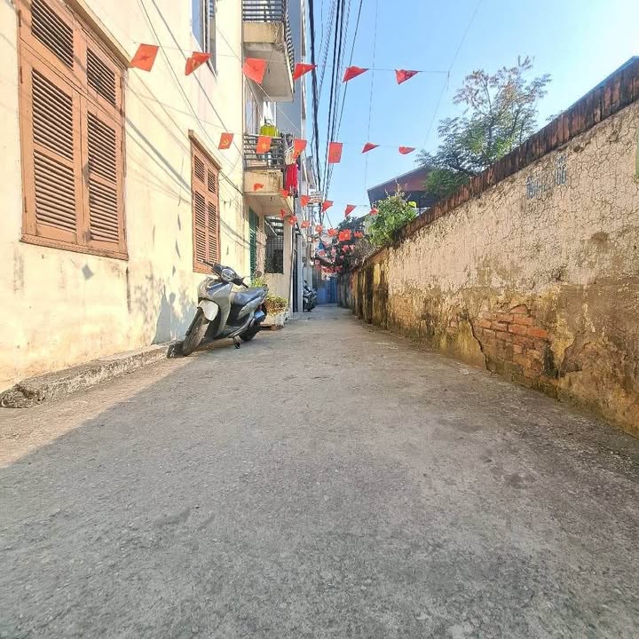 Nhà 5 tầng Vinhomes Riverside 32m² giá 6.9 tỷ - Phân khúc hiếm tại Việt Hưng!