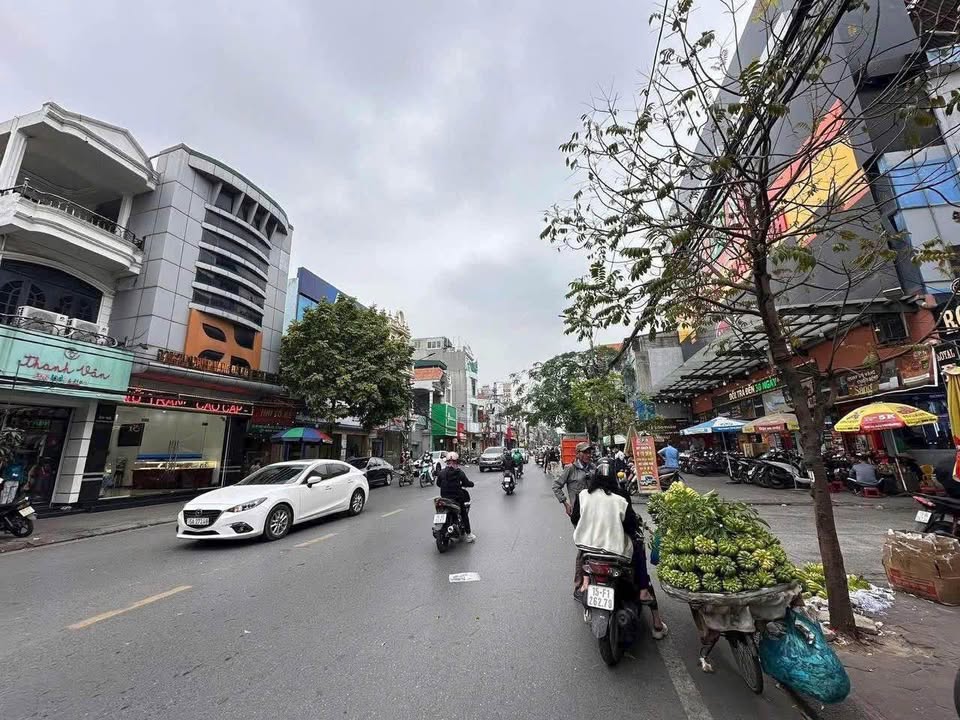 Nhà mặt đường Trần Nguyên Hãn 80m² giá 16.8 tỷ - Kinh doanh sầm uất!