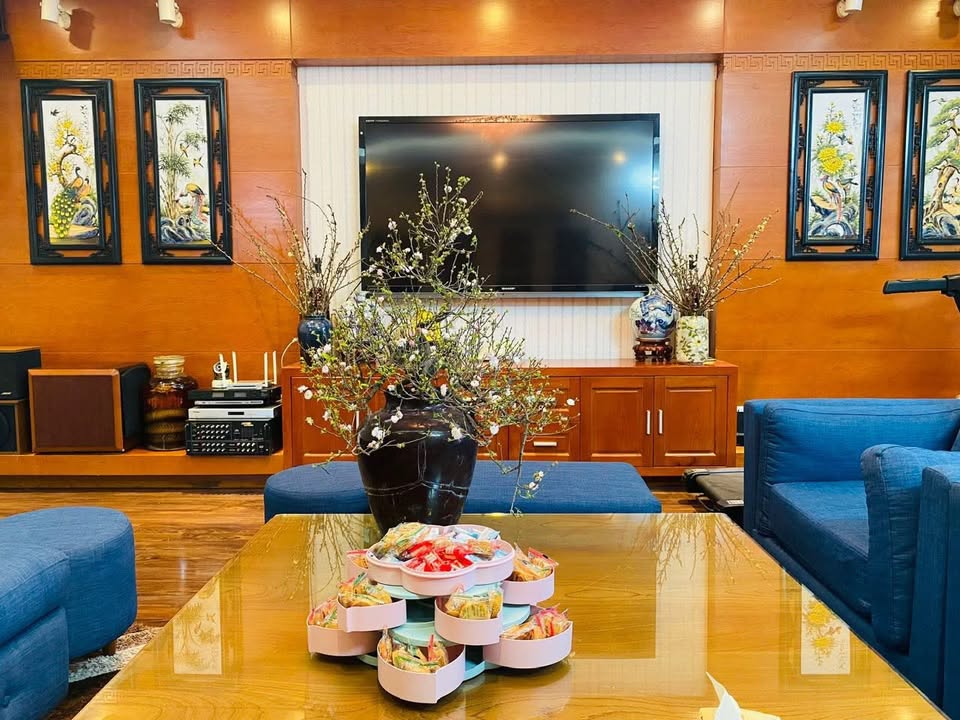 Chung cư B4 Kim Liên Đống Đa 181m² giá 18 tỷ - Căn góc duy nhất với view pháo hoa