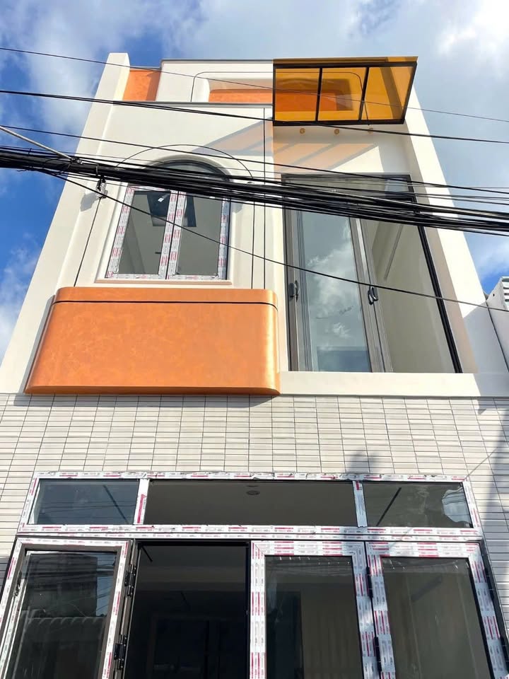 Nhà 1 Trệt 1 Lầu Phố Phạm Ngọc Hưng 30m² giá 2.59 tỷ - Full nội thất cao cấp!