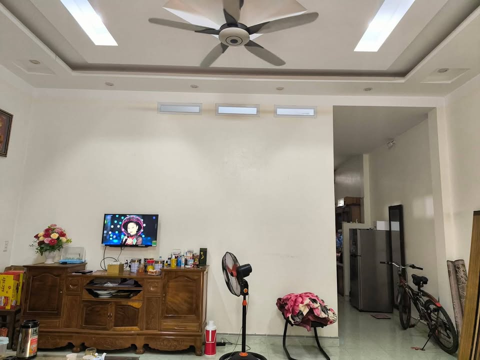 Nhà mặt tiền Lý Tự Trọng, 102m² giá 3.1 tỷ - Sổ hồng đầy đủ, ô tô đỗ cửa!