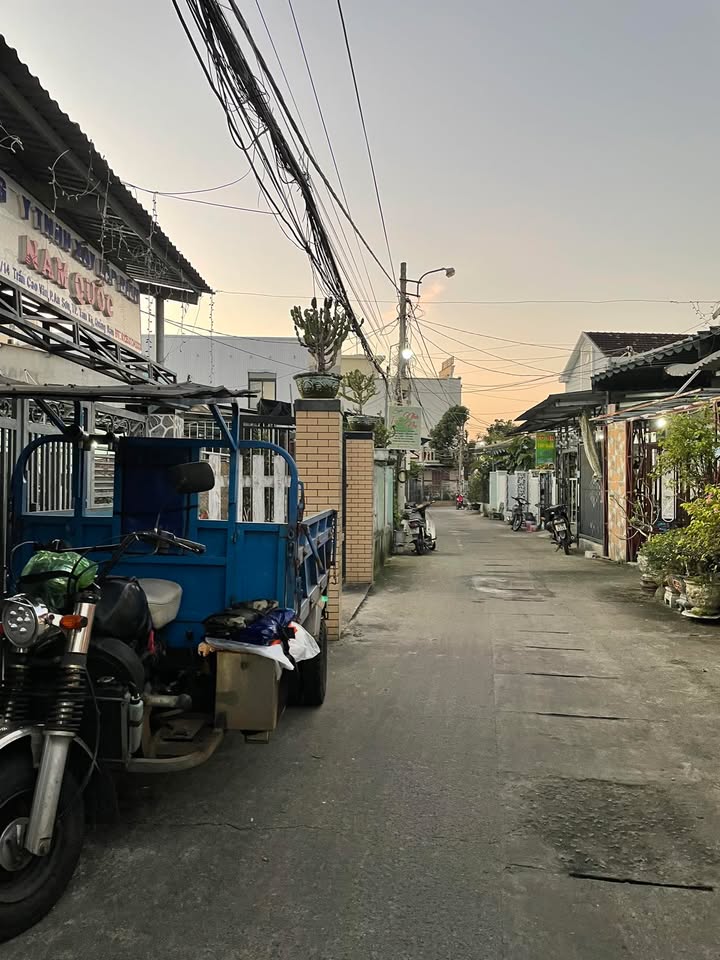 Nhà bán gấp Kiệt Trần Cao Vân, TP Tam Kỳ 114m² giá 1 tỷ - Thoáng mát, tiện nghi!