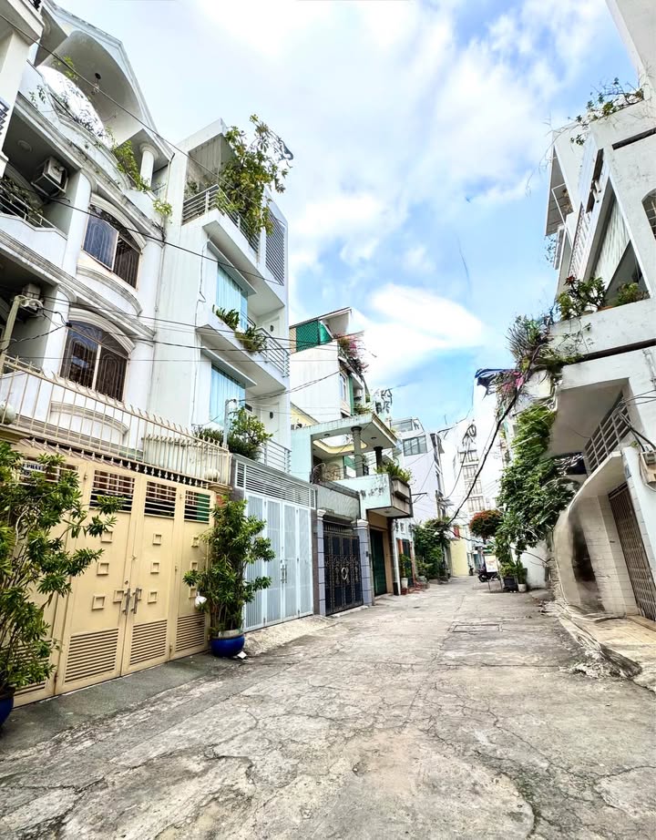 Nhà phố 4 tầng đường Thích Quảng Đức, Phú Nhuận 80m² giá nhỉnh 17 tỷ - Sẵn sàng vào ở ngay!