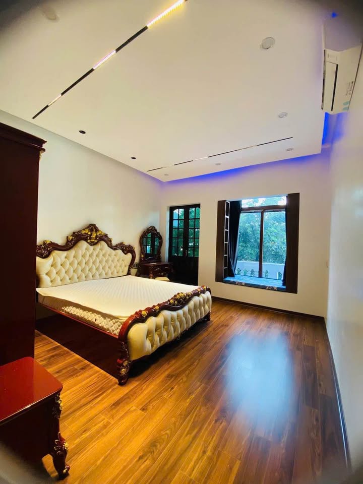 Nhà 3 tầng 1 tum tại đường Thanh Niên, Lào Cai, 112m² - Thiết kế hiện đại, giá chỉ 5 tỷ!