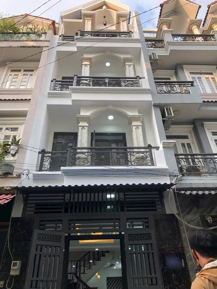 Nhà phố 184 Lê Đình Cẩn, Quận Bình Tân 53m² giá 6.5 tỷ - Phong thủy tốt, gần chợ và trường học!