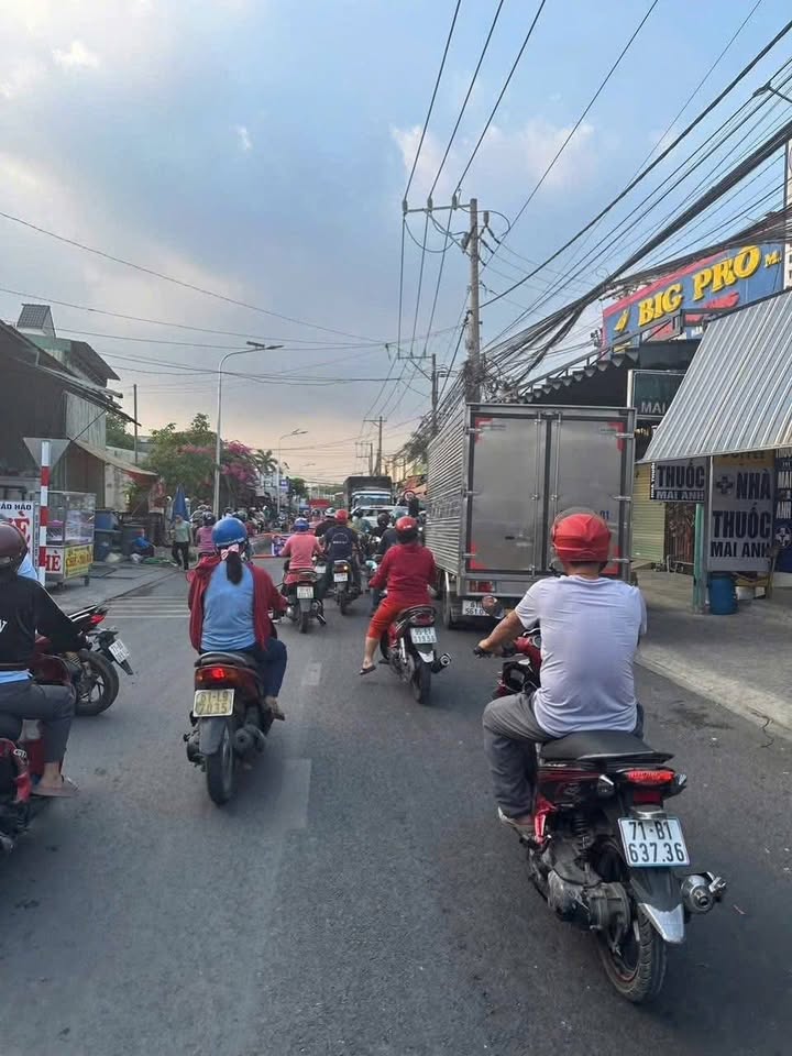 Đất mặt tiền Trần Quang Diệu, Dĩ An 275m² giá 8.5 tỷ - Đầu tư sinh lời ngay!