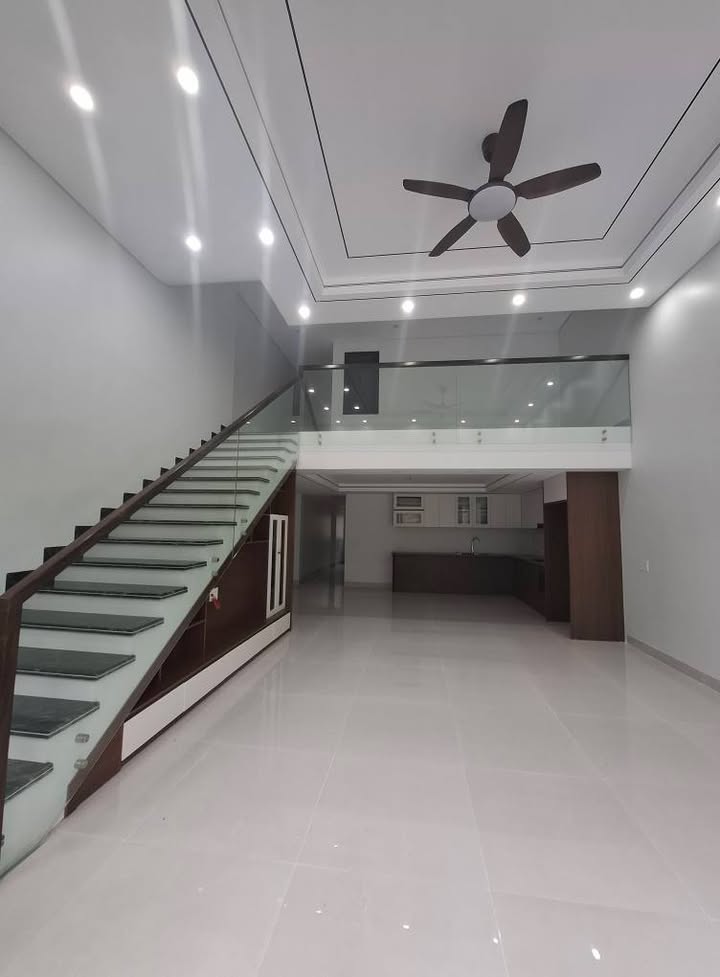 Nhà cấp 4 gác lửng tại BM30, Cam Đường, 102m² giá 2.38 tỷ - Sẵn sàng vào ở ngay!