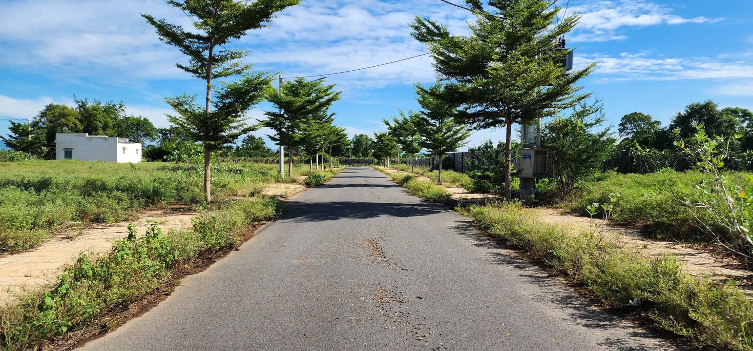 Đất thổ cư Hàm Thắng, 107m², giá 900 triệu - Mặt tiền đường nhựa trục chính