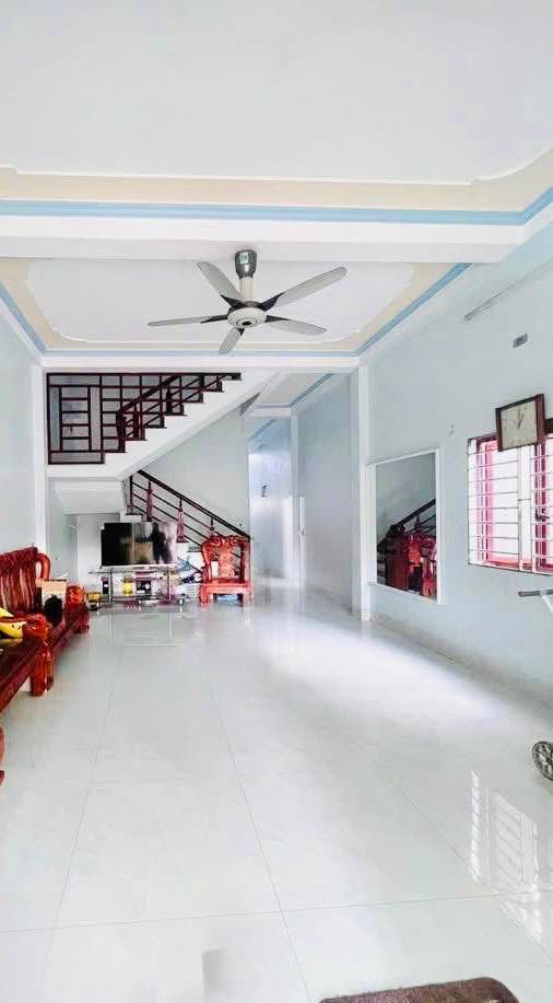 Nhà 2 tầng 1 tum Lê Hoàn, Phường Nguyễn Trãi, 135.5m² - Giá chỉ 2 tỷ thương lượng!