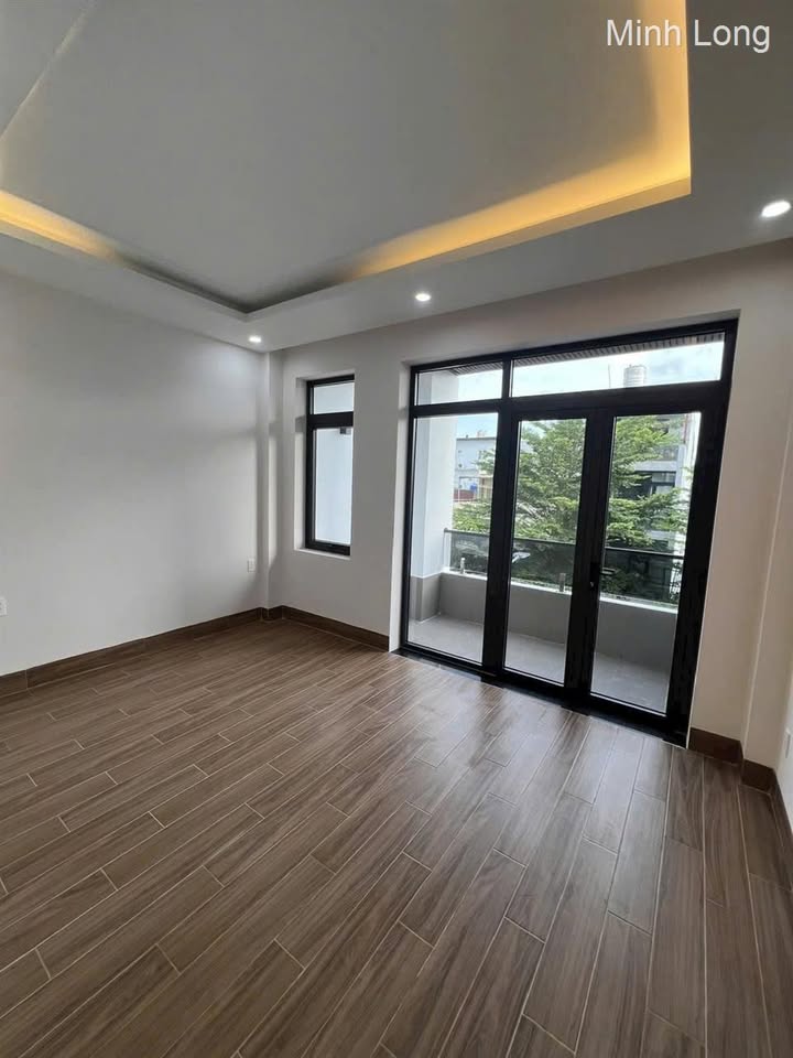 Nhà mới xây cho thuê tại Quận 12 - 24 triệu, thang máy và tiện nghi đầy đủ!