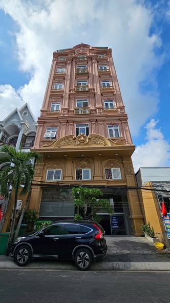 Cho thuê căn hộ dịch vụ cao cấp tại Quận 7 - Diện tích 355m², giá 420 triệu/tháng - Đầu tư sinh lời!