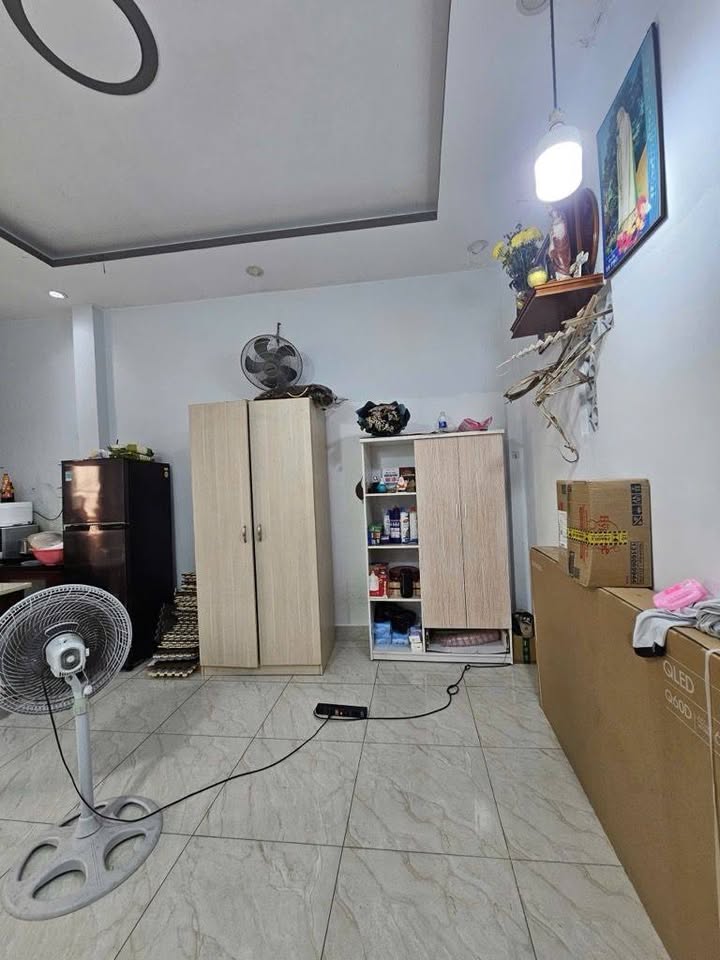 FrontHouse Đông Hồ, Tân Bình 100m² giá 18 tỷ - Dòng tiền ổn định 28 triệu/tháng!