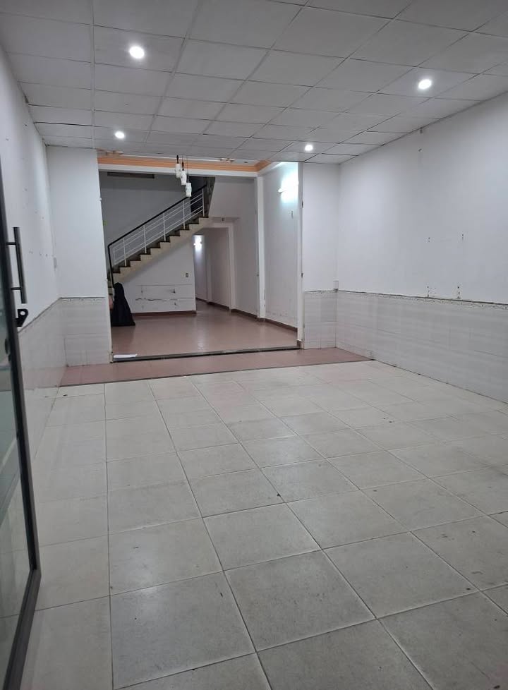 Cho thuê nhà mặt tiền đường Văn Cận, 100m² giá 8 triệu - Ngay gần Phan Đăng Lưu!