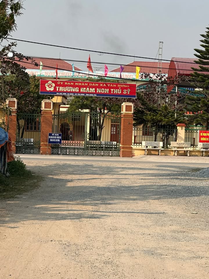 Bán đất chính chủ Xã Thủ Sỹ, Huyện Tiên Lữ 240m² - Gần trường mầm non, giá tốt!