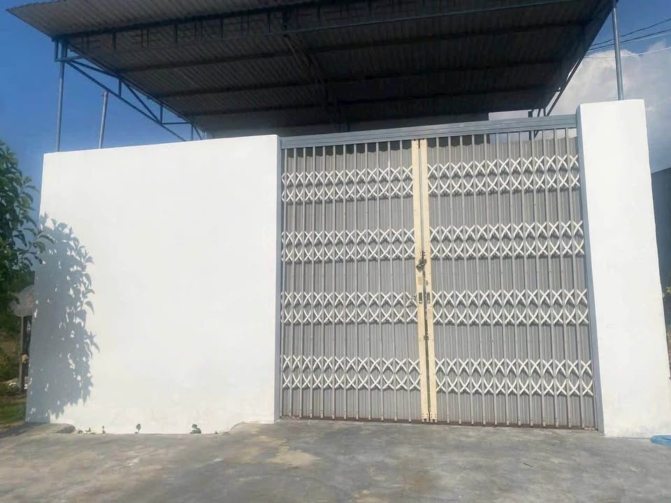 Nhà gác lửng thôn 4 Đắk Cấm - Kon Tum 173m² giá 1.2 tỷ - Sẵn sàng dọn vào ở!